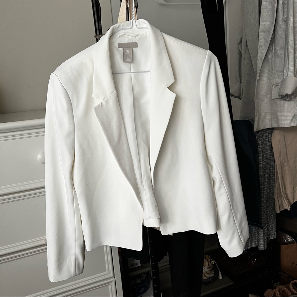 H&M white cropped blazer